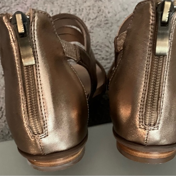 *NEW* Antelope Metallic Copper Sandals - Picture 2 of 5
